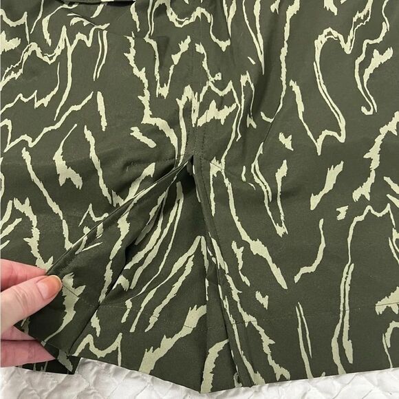 ATHLETA Vienna Cargo Skort in Olive
and Eucalyptus Green 4 Skirt shorts - Picture 5 of 11
